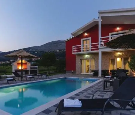 With Private Pool, Near Split Srinjine
